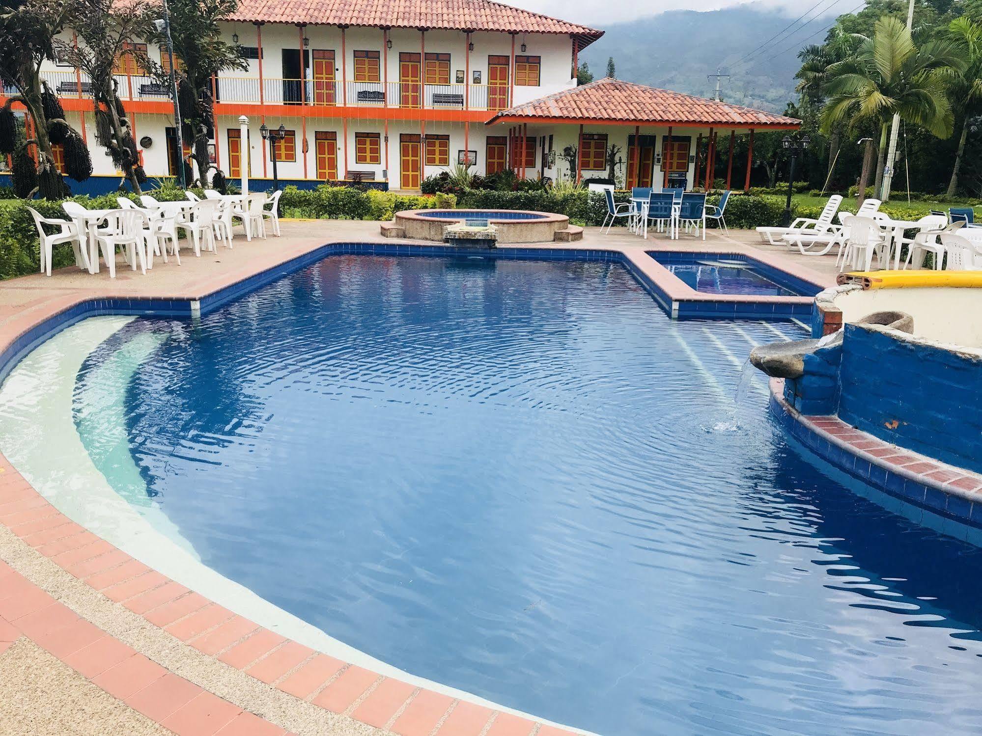 Finca Hotel La Rivera Calarcá Exterior foto